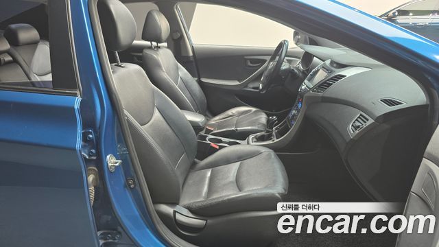 Hyundai AVANTE 2014 — photo 11