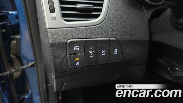 Hyundai AVANTE 2014 — photo 17