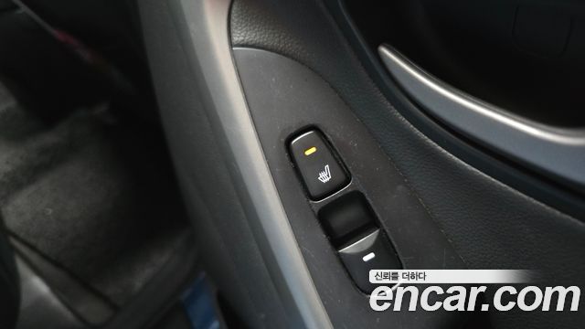 Hyundai AVANTE 2014 — photo 18