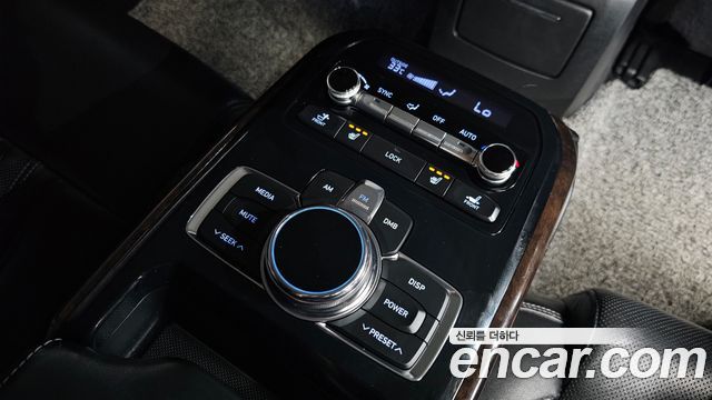 Genesis EQ900 2017 — photo 24