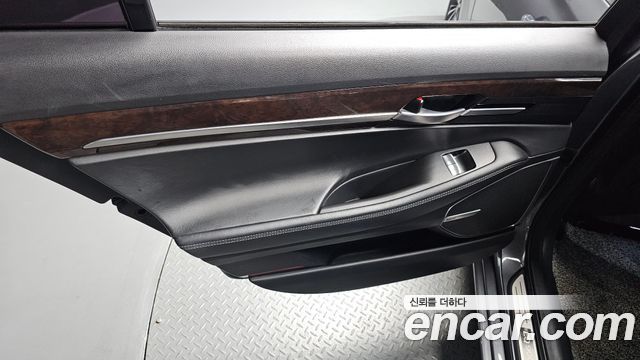 Genesis EQ900 2017 — photo 15