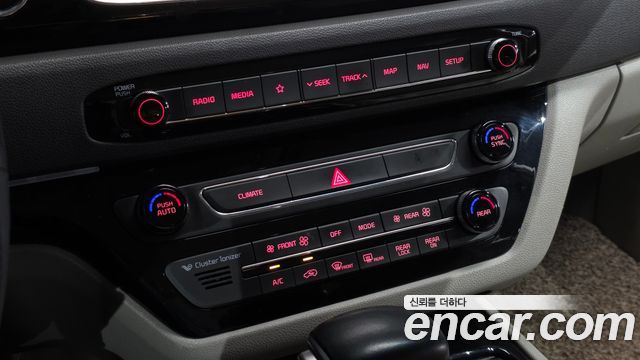 Kia Canival 2018 — photo 18