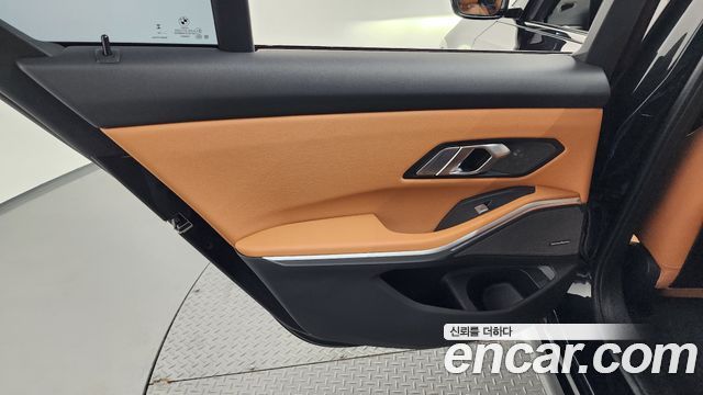 BMW 3-Series 2025 — photo 15