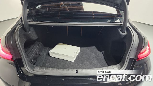 BMW 3-Series 2025 — photo 31