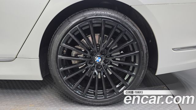 BMW 7-Series 2020 — photo 5