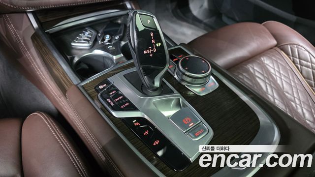 BMW 7-Series 2020 — photo 9
