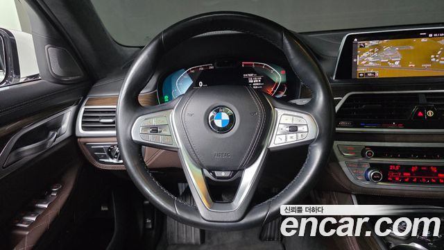 BMW 7-Series 2020 — photo 14
