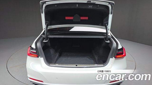 BMW 7-Series 2020 — photo 20