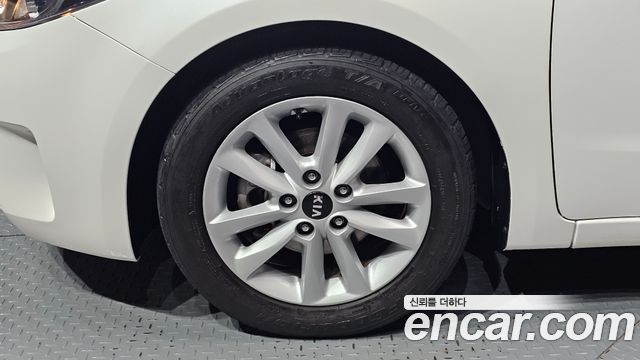 Kia K3 2016 — photo 5