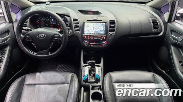 Kia K3 2016 — photo 10