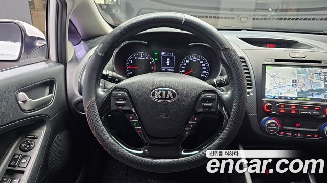 Kia K3 2016 — photo 19