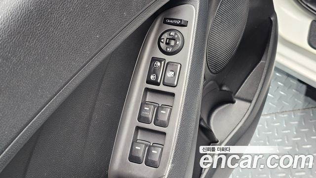 Kia K3 2016 — photo 23
