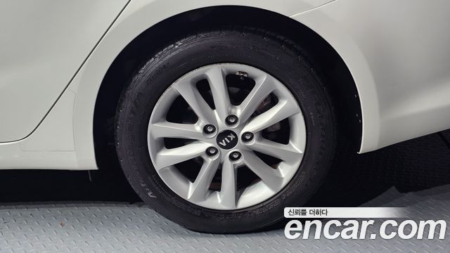 Kia K3 2016 — photo 7