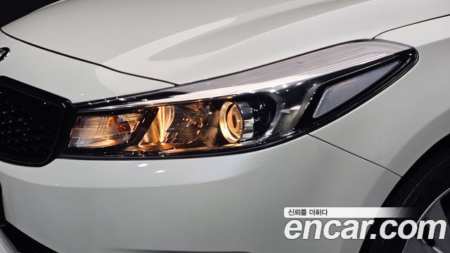 Kia K3 2016 — photo 8