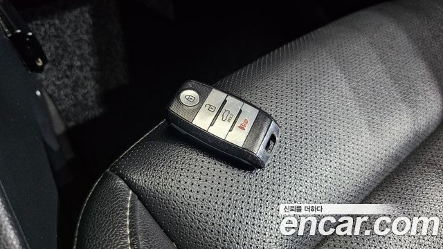 Kia K3 2016 — photo 29