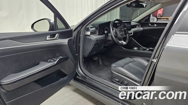 Kia K5 2022 — photo 13