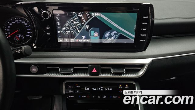 Kia K5 2022 — photo 18