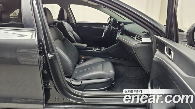 Kia K5 2022 — photo 16