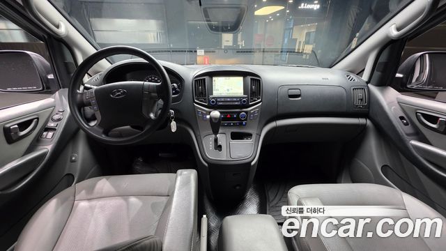 Hyundai Starex 2017 — photo 10