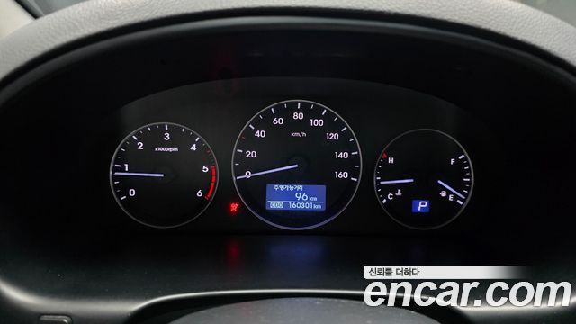 Hyundai Starex 2017 — photo 11