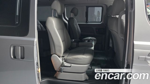 Hyundai Starex 2017 — photo 17