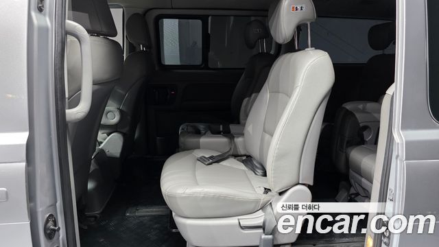 Hyundai Starex 2017 — photo 19