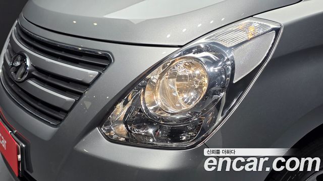 Hyundai Starex 2017 — photo 8