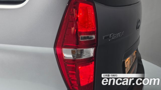 Hyundai Starex 2017 — photo 9