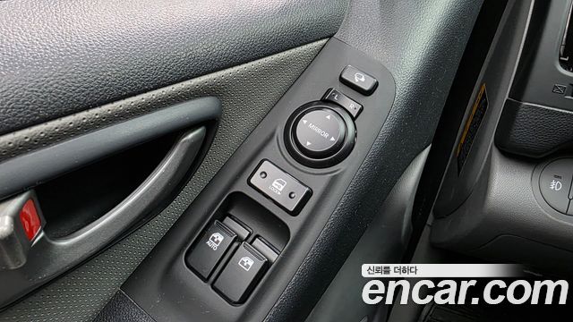 Hyundai Starex 2017 — photo 28