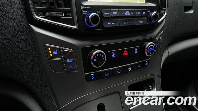 Hyundai Starex 2017 — photo 30