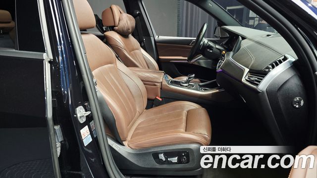 BMW X5 2021 — photo 12