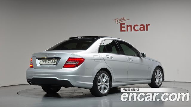 Mercedes-Benz C-Class 2012 — photo 2