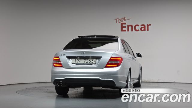 Mercedes-Benz C-Class 2012 — photo 4