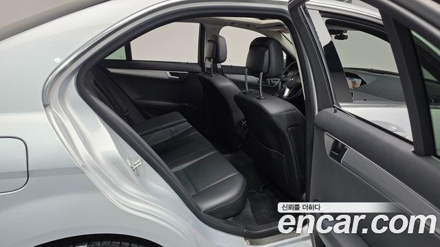 Mercedes-Benz C-Class 2012 — photo 12
