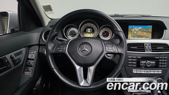 Mercedes-Benz C-Class 2012 — photo 13