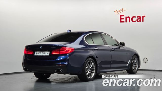 BMW 5-Series 2018 — photo 2