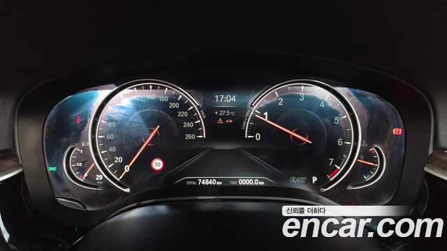 BMW 5-Series 2018 — photo 11