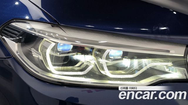 BMW 5-Series 2018 — photo 8