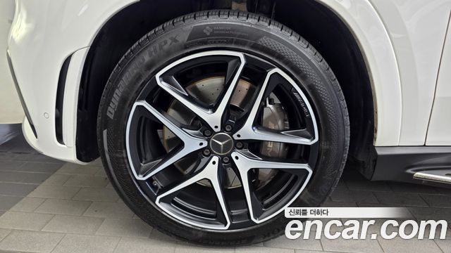 Mercedes-Benz GLE-Class 2022 — photo 5