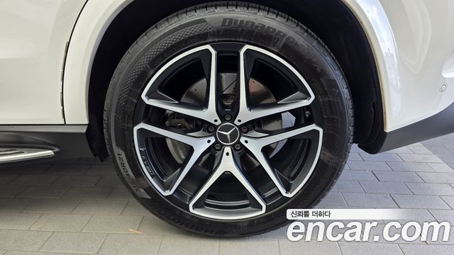 Mercedes-Benz GLE-Class 2022 — photo 7