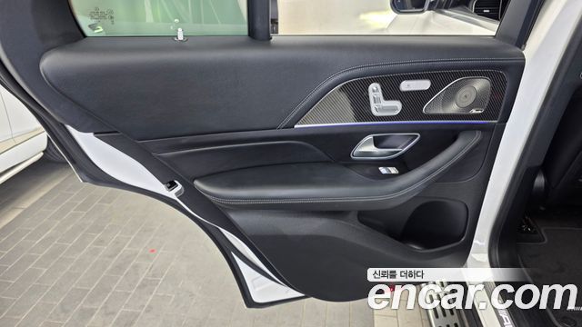 Mercedes-Benz GLE-Class 2022 — photo 15