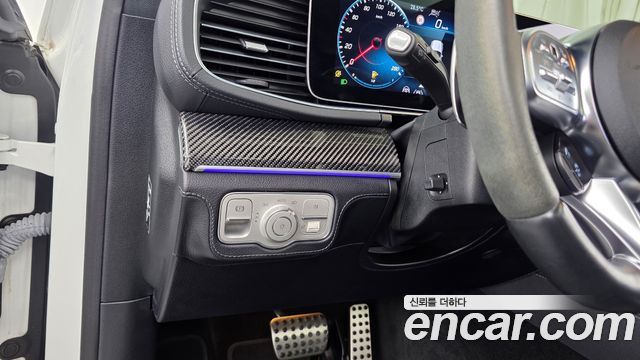 Mercedes-Benz GLE-Class 2022 — photo 28