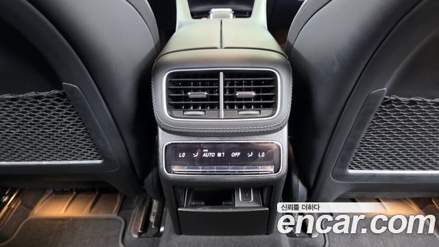 Mercedes-Benz GLE-Class 2022 — photo 32