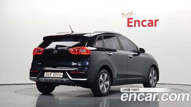 Kia Niro 2018 — photo 2