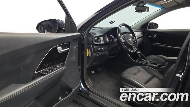 Kia Niro 2018 — photo 13