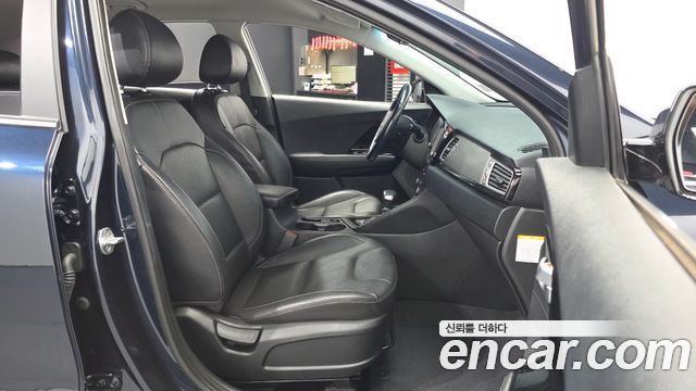Kia Niro 2018 — photo 17