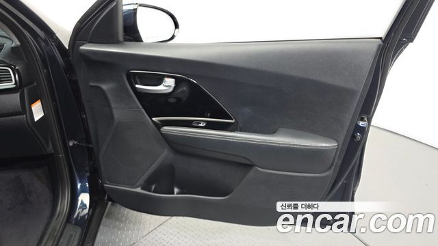 Kia Niro 2018 — photo 14