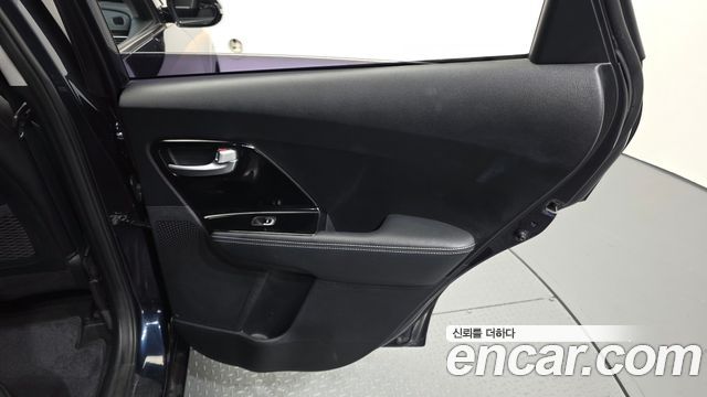 Kia Niro 2018 — photo 15