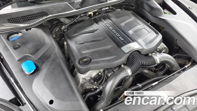 Porsche Cayenne 2016 — photo 6