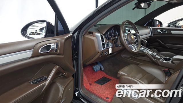 Porsche Cayenne 2016 — photo 10